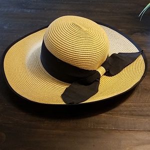 Floppy beach hat